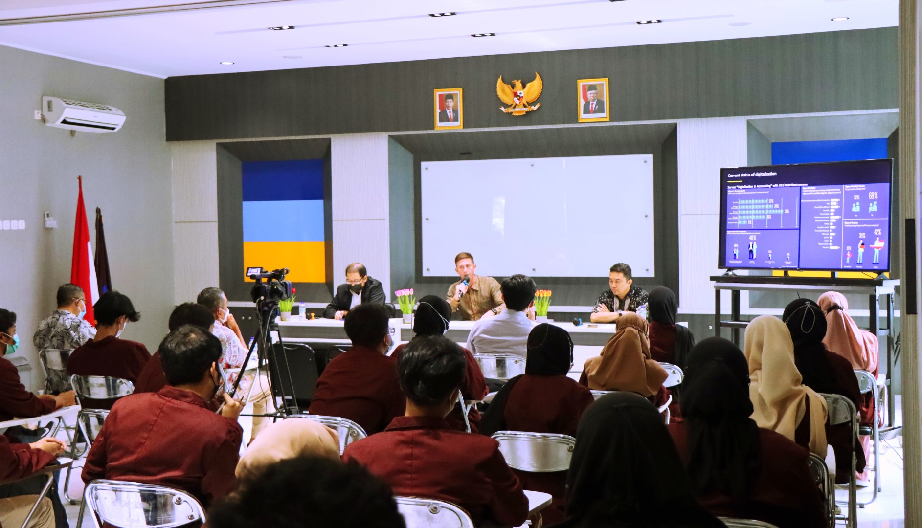 Revitalisasi Pendidikan: Inovasi Teknologi dalam Pembelajaran Modern (Kelas Cerdas)